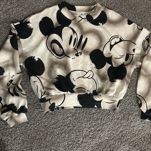 H&M Black and Cream Graphic Sweater